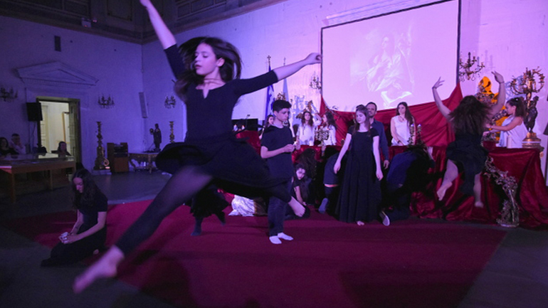 Ήρθε η Ανάσταση στην Παλαιά Βουλή