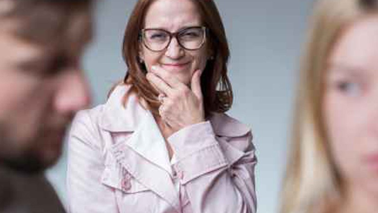 Γνωριμία με τη μαμά του; Τι συμβουλεύει η αστρολογία