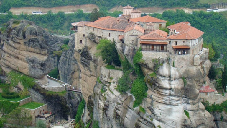 Πάσχα στα Μετέωρα και στη λίμνη Πλαστήρα