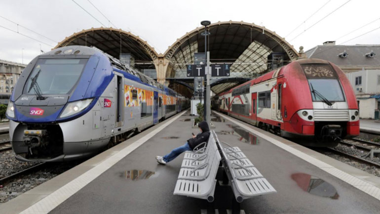 Γαλλία: Η κυκλοφορία των σιδηροδρόμων αποκαθίσταται σταδιακά πριν από μια νέα απεργία το Σάββατο