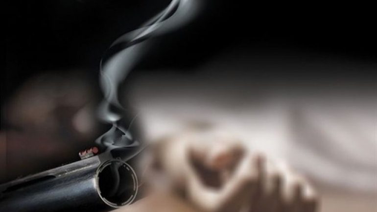 Νεκρός άνδρας που αυτοπυροβολήθηκε στο κεφάλι