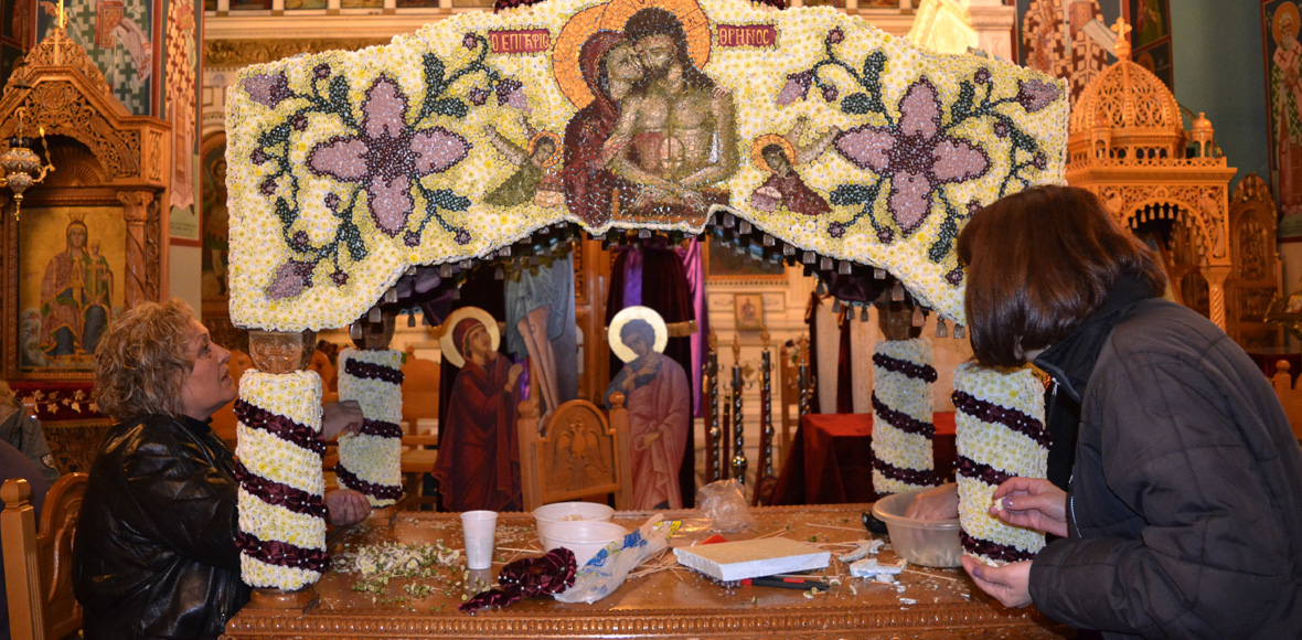 O στολισμός του Επιταφίου στην Αργολίδα