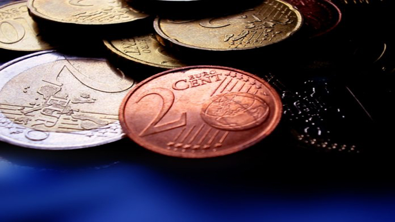 Με μισθό – φιλοδώρημα 323 ευρώ «αμείβονται» 657.542 εργαζόμενοι