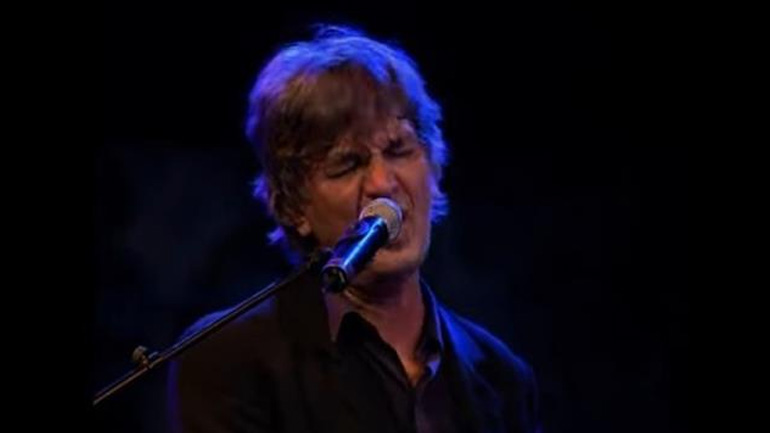 Πέθανε ο Γάλλος τραγουδιστής της ροκ Ζακ Ιζλάν