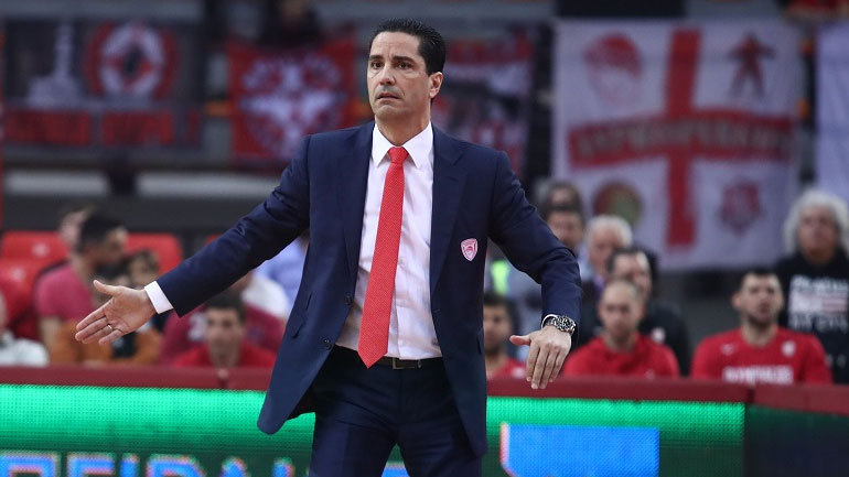 Σφαιρόπουλος: «Ποια ομάδα μπορεί να κερδίσει χωρίς τέσσερις παίκτες;»