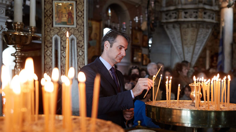 Στην Τήνο για το Πάσχα ο Κυριάκος Μητσοτάκης Στην Τήνο για το Πάσχα ο Κυριάκος Μητσοτάκης