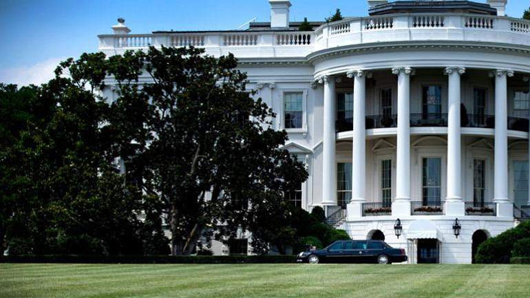 Δεν αποκλείει το ενδεχόμενο απάντησης στην επίθεση στη Συρία ο Λευκός Οίκος