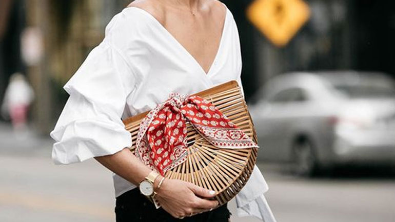 Αυτή είναι η τσάντα που έρχεται να προστεθεί στα μεγαλύτερα trends της άνοιξης