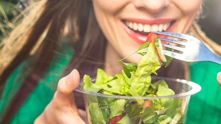 Τι πρέπει να τρως για μια ισορροπημένη διατροφή ανάλογα με την ηλικία σου