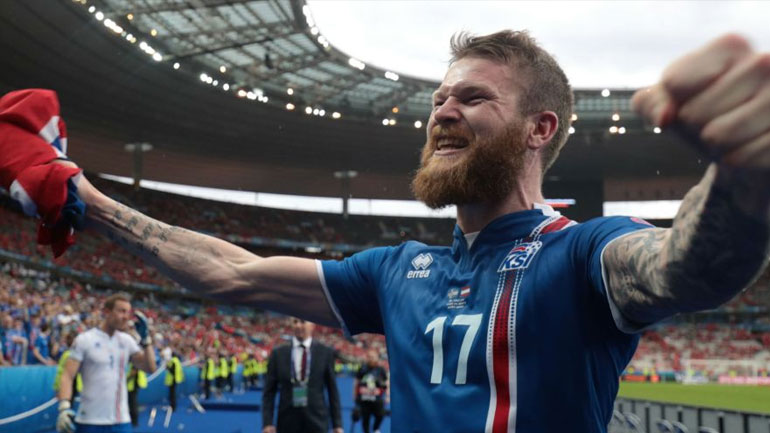 «ΑΕΚ και Ολυμπιακός θέλουν τον Άρον Γκούναρσον»