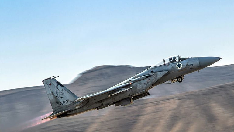 Ρωσία: Δύο ισραηλινά F-15 εξαπέλυσαν την επίθεση στο στρατιωτικό αεροδρόμιο της Συρίας Ρωσία: Δύο ισραηλινά F-15 εξαπέλυσαν την επίθεση στο στρατιωτικό αεροδρόμιο της Συρίας