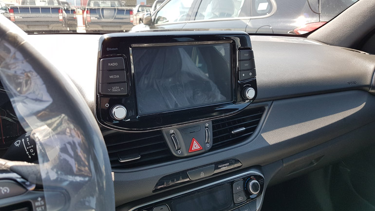 Οθόνη αφής στην κεντρική κονσόλα