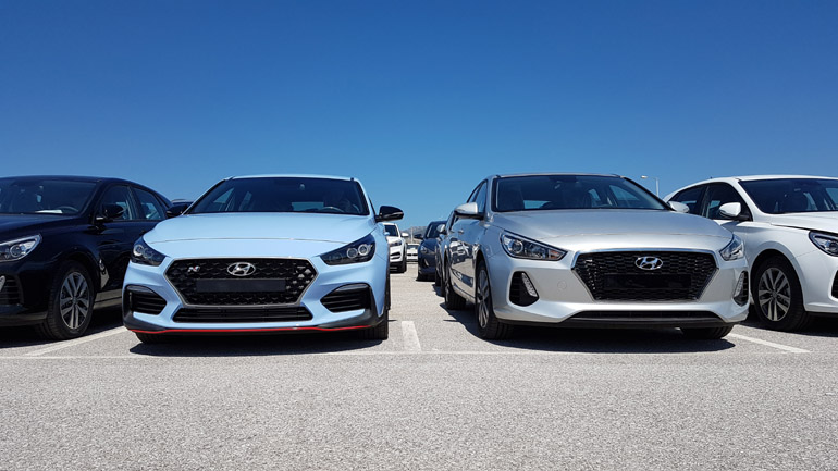 Συγκρίνετε το γρήγορο (αριστερά) με το απλό i30