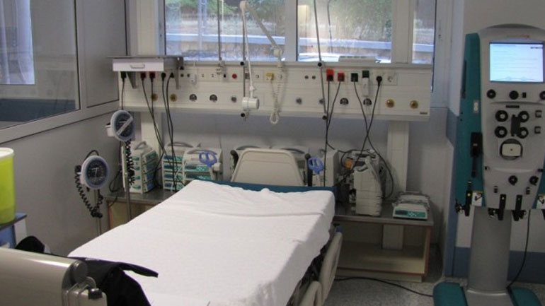 Πάτρα: Στη ΜΕΘ βρέφος που γεννήθηκε την Ανάσταση στο Κέντρο Φιλοξενίας Μεταναστών