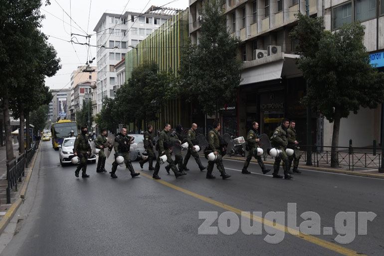 Ισχυρές δυνάμεις των ΜΑΤ στην οδό Σταδίου