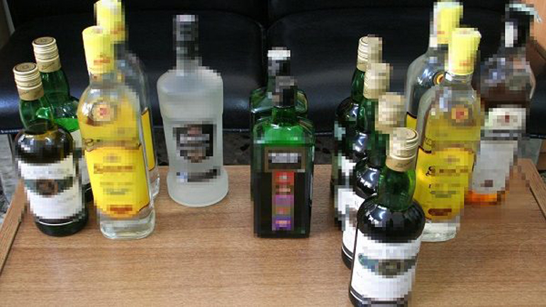 Συλλήψεις για λαθραίες κροτίδες, καύσιμα και ποτά