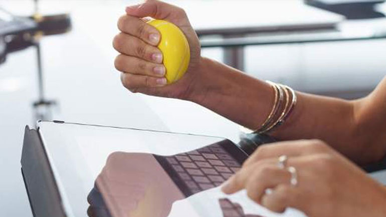 Τέσσερα σημαντικά συμπτώματα του συναισθηματικού στρες που δεν πρέπει να αγνοήσετε