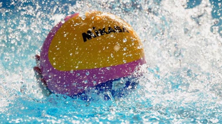 Πόλο: Εύκολα η Ντουναουιβάρος – Με Ολυμπιακό στον τελικό