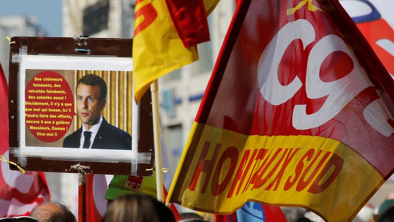 Ο Μακρόν σε θέση άμυνας λόγω διαδηλώσεων