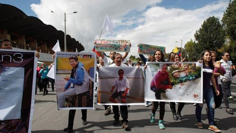 Ισημερινός: Νεκροί οι δύο δημοσιογράφοι και ο οδηγός τους που απήχθησαν από αντάρτες στην Κολομβία