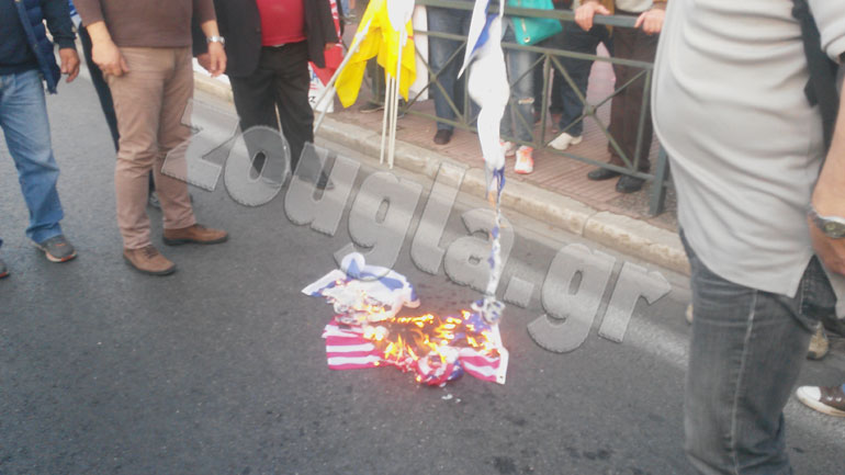 Διαδήλωση – πορεία για τους βομβαρδισμούς στη Συρία Διαδήλωση – πορεία για τους βομβαρδισμούς στη Συρία