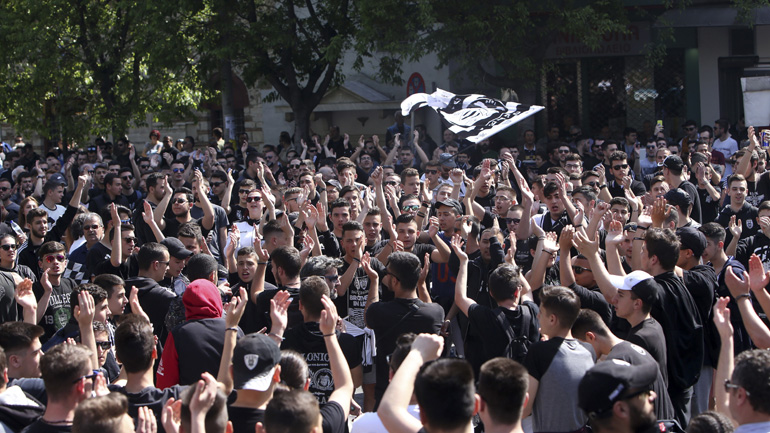 Ξεκίνησε το συλλαλητήριο των οπαδών του ΠΑΟΚ