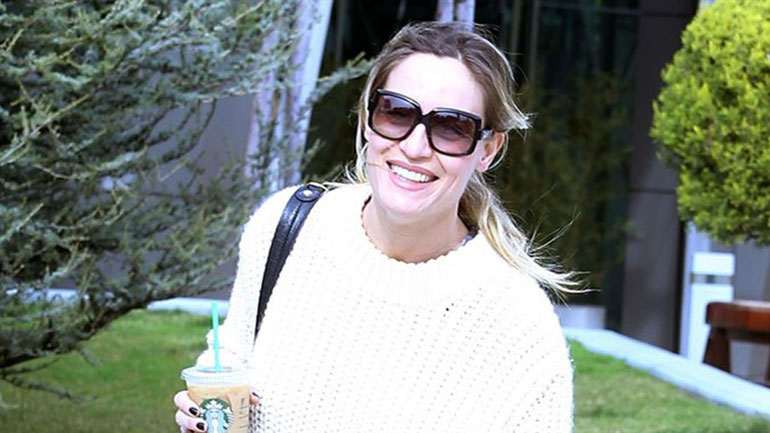 Ελεονώρα Μελέτη: Τα πρώτα στιγμιότυπα από το δωμάτιο του μαιευτηρίου