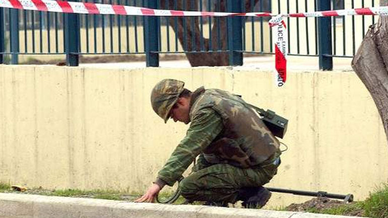 Θεσσαλονίκη: Πυροτεχνουργοί σε διαμέρισμα λόγω εντοπισμού φυσιγγίων και χειροβομβίδας