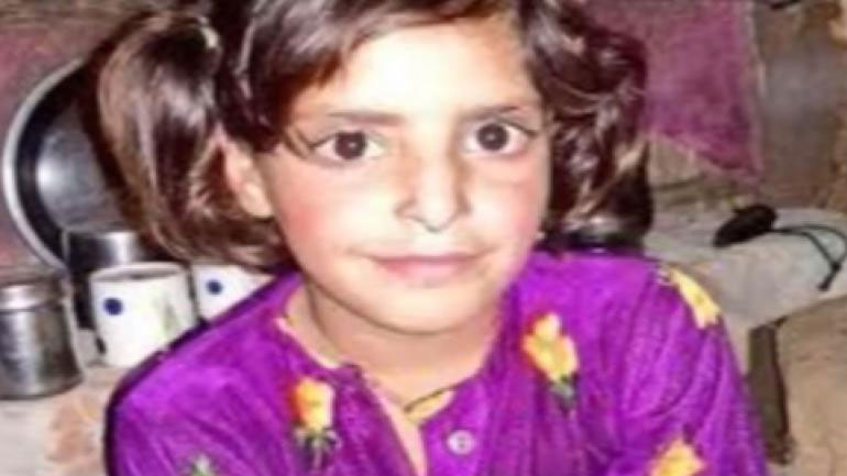 Οκτώ άνδρες δικάζονται για τον βιασμό και τον φόνο μιας 8χρονης από το Κασμίρ