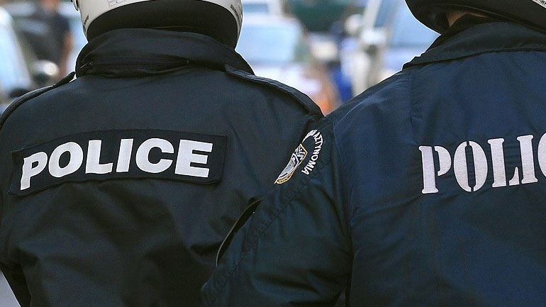 Δύο συλλήψεις για ένοπλες ληστείες σε σούπερ μάρκετ της Αττικής