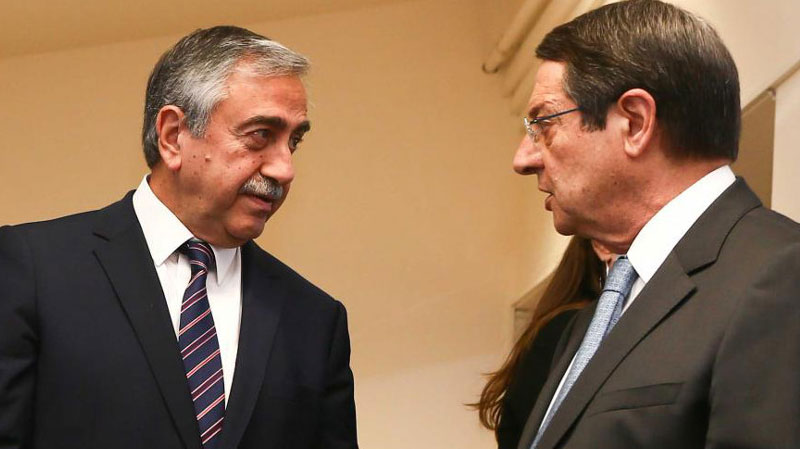 Κύπρος: Αντιδράσεις των πολιτικών κομμάτων για το χθεσινό δείπνο Αναστασιάδη – Ακιντζί