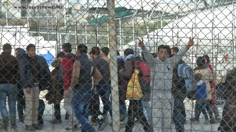 Διαδήλωση προσφύγων από τη Μόρια στο κέντρο της Μυτιλήνης