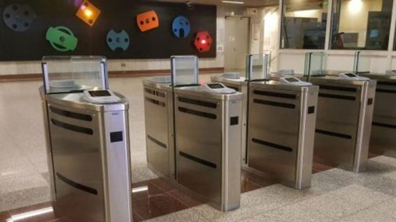 Κλείνουν οριστικά οι μπάρες για ανέργους και ΑμεΑ στο μετρό