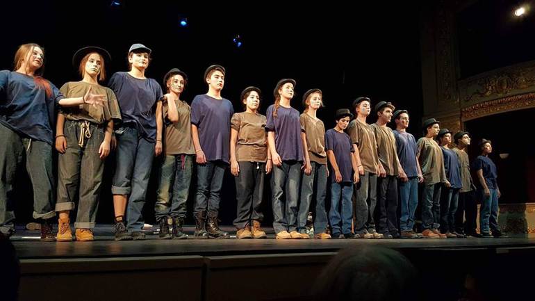 «Το προξενιό της Αντιγόνης» στο Δημοτικό θέατρο Πειραιά