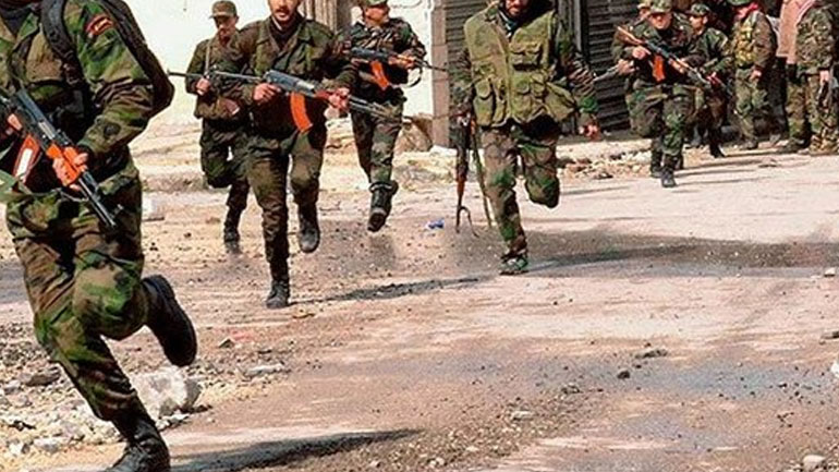 O συριακός στρατός έχει αρχίσει να βομβαρδίζει θύλακα των τζιχαντιστών νότια της Δαμασκού