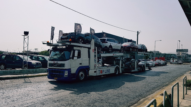 Η νταλίκα με τα... επιβατικά