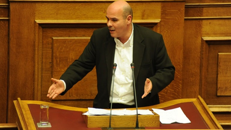 Την αντίθεσή του στο ενδεχόμενο αναδοχής από ομόφυλα ζευγάρια εκφράζει ο Ιωάννης Μιχελογιαννάκης