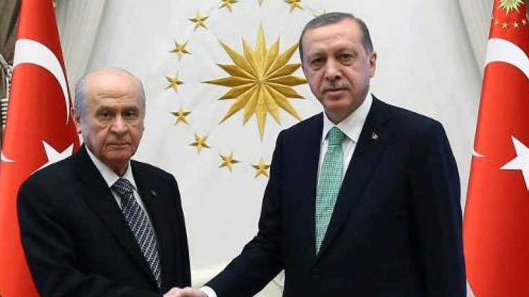 Συνάντηση Ερντογάν – Μπαχτσελί με φόντο πρόωρες εκλογές