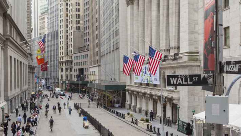 Υπό πίεση η Wall Street για τη βιομηχανία όπλων