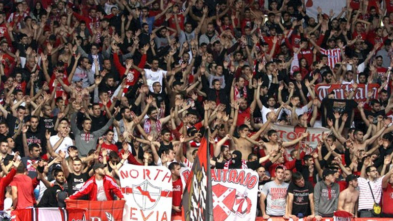 Στα αποδυτήρια οι οπαδοί του Ολυμπιακού