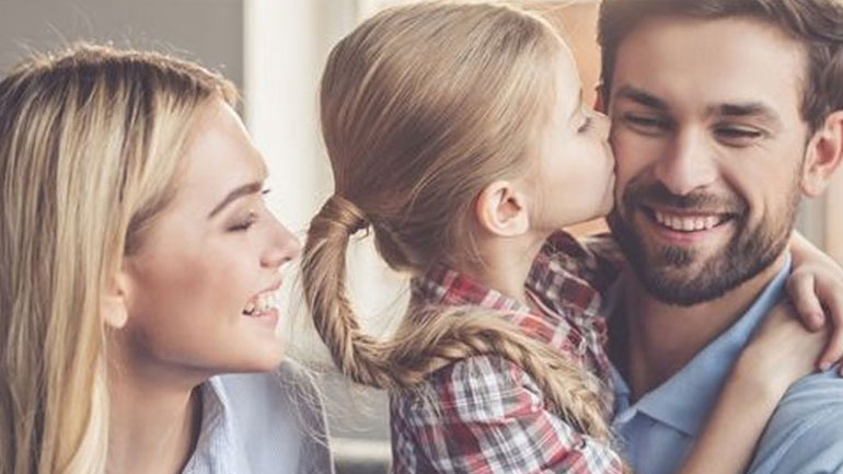 Γιατί δεν πρέπει να φέρεστε διαφορετικά στα παιδιά σας