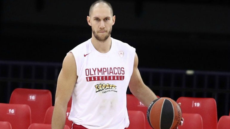 Τιλί: «Μπορώ να παίξω και στη θέση του σέντερ»