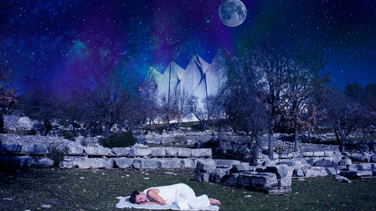 «From Darkness to Light»: Ολονύχτια διαδραστική παράσταση στον Ναό του Επικούριου Απόλλωνα