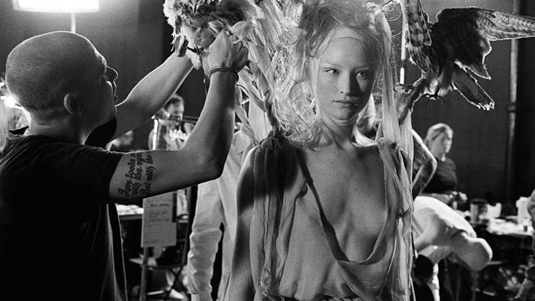 Μία πρώτη ματιά στο ντοκιμαντέρ «McQueen»