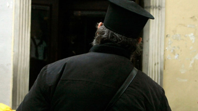 Ιερέας για το σκάνδαλο των 3,8 εκατ. στα Φάρσαλα: «Οι εφοριακοί πήραν τα χρήματα»