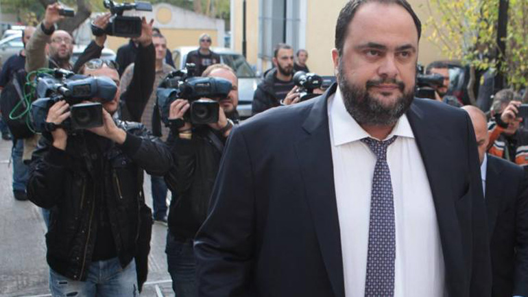 Κυβέρνηση: «Περιμέναμε κάτι πιο φρέσκο από τις εφημερίδες του διωκόμενου για εμπορία ναρκωτικών, κ. Μαρινάκη»