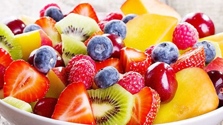 Γιατί πρέπει να τρώμε φρέσκα φρούτα καθημερινά;
