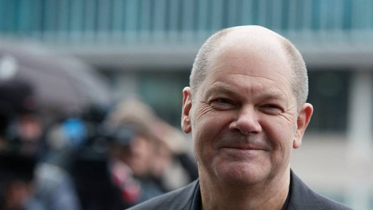 Αισιόδοξος για την επιτυχή ολοκλήρωση του ελληνικού προγράμματος ο ΥΠΟΙΚ της Γερμανίας