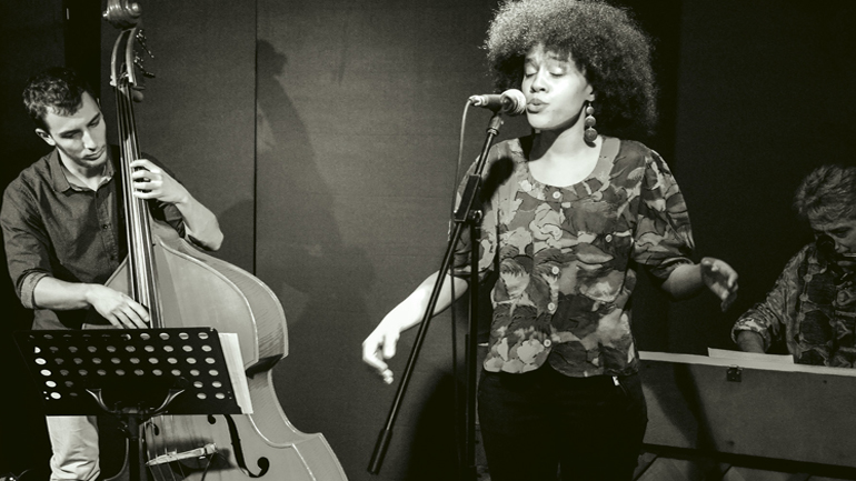 Kabasele – Benetatos – Karkavelias Jazz trio στο café του Νομισματικού Μουσείου