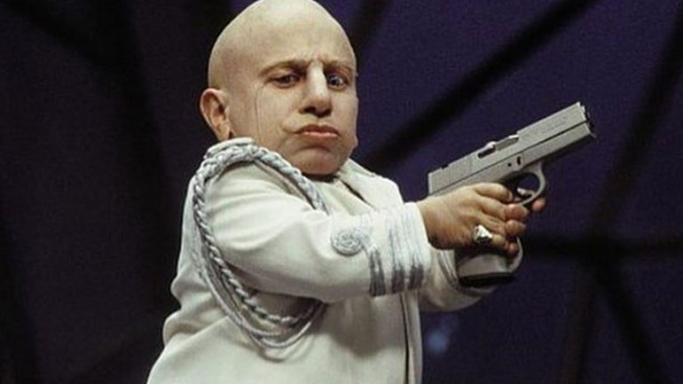 Πέθανε ο Βερν Τρόιερ, ο μικρόσωμος ηθοποιός που είχε ενσαρκώσει τον «Mini-Me»